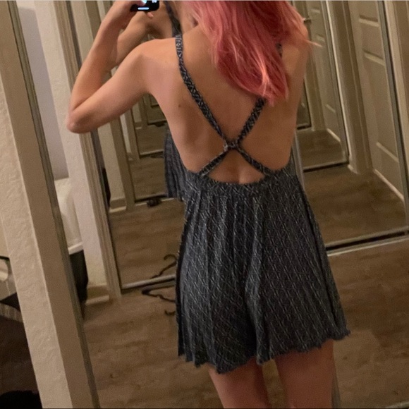 Blue and white patterned romper - Picture 3 of 3